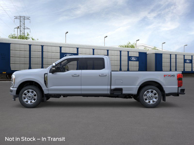 2026 Ford F-350 Lariat photo 3