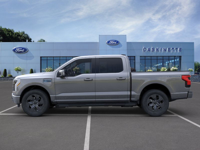2025 Ford F-150 Lightning Lariat photo 3
