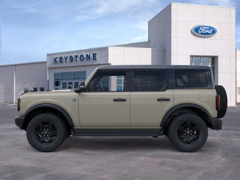 2025 Ford Bronco Outer Banks photo 3