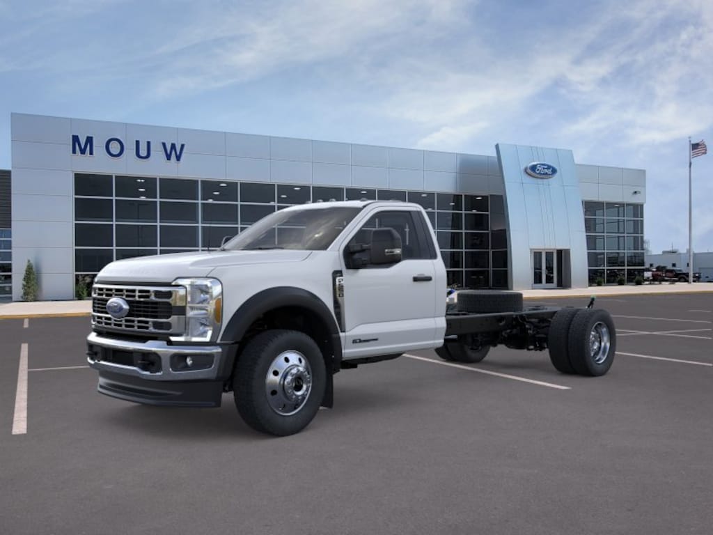 New 2025 Ford Super Duty F-550 DRW F-550 XLT TRUCK