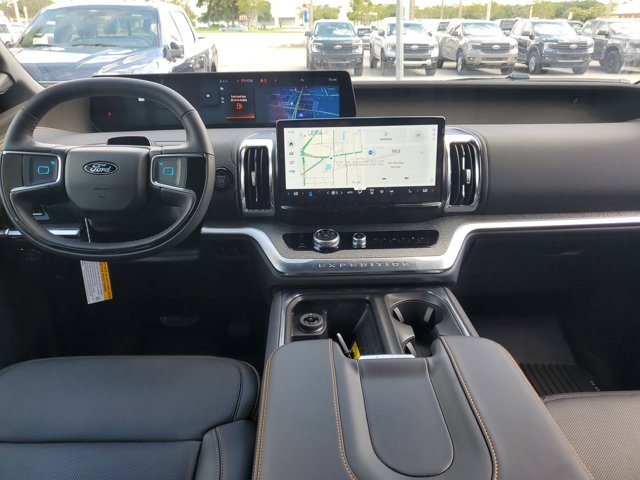 2025 Ford Expedition photo 12