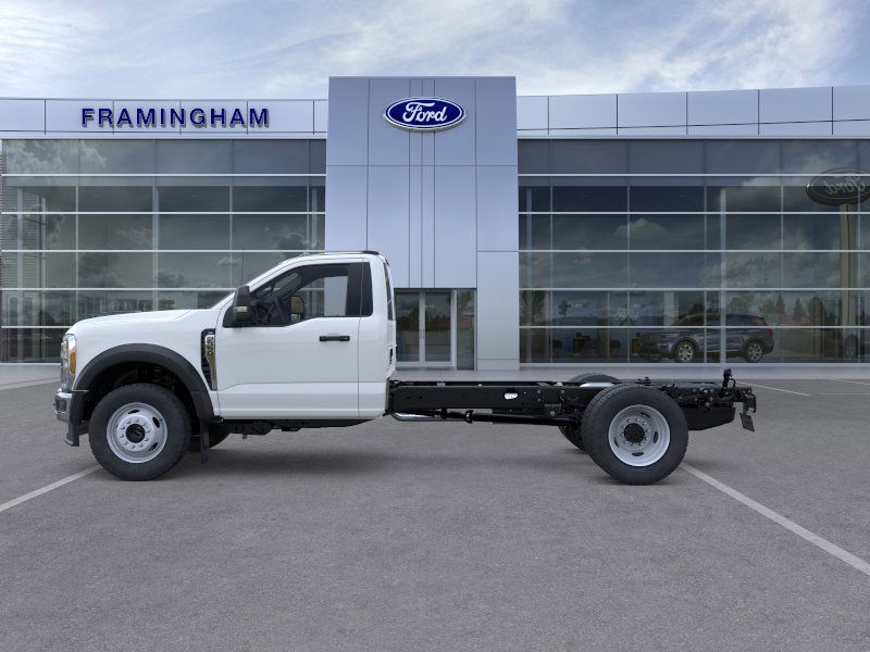 2025 Ford F-550 photo 2