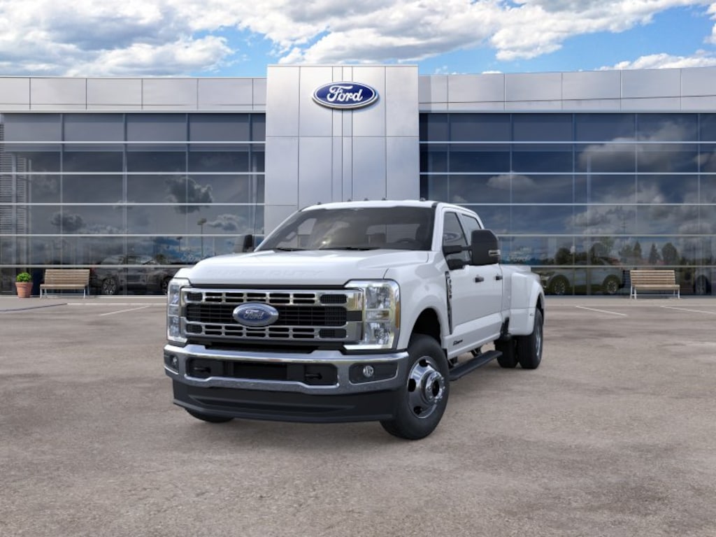 New 2026 Ford F-350 XLT Crew Cab