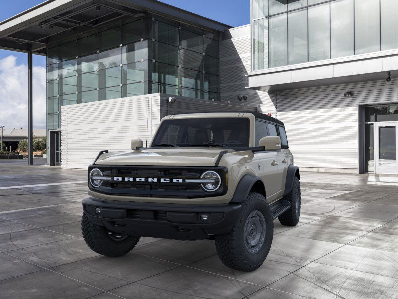 2025 Ford Bronco Outer Banks photo 2