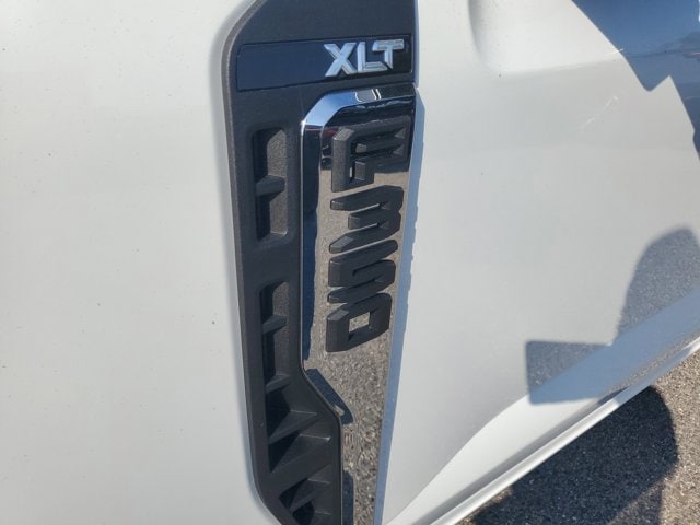 2025 Ford F-350 Super Duty XLT - Photo 42