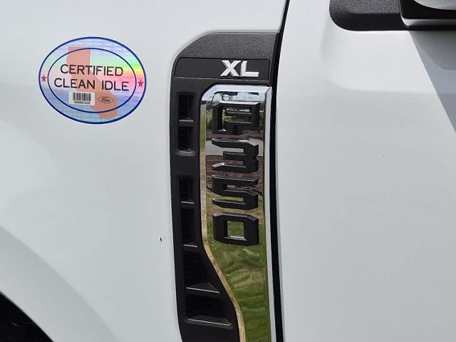 2026 Ford Super Duty F-350 SRW Chassis Cab F-350&reg; XL 4WD Crew Cab 179 WB 60 CA