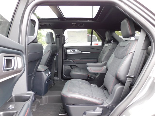 2025 Ford Explorer ST - Photo 36