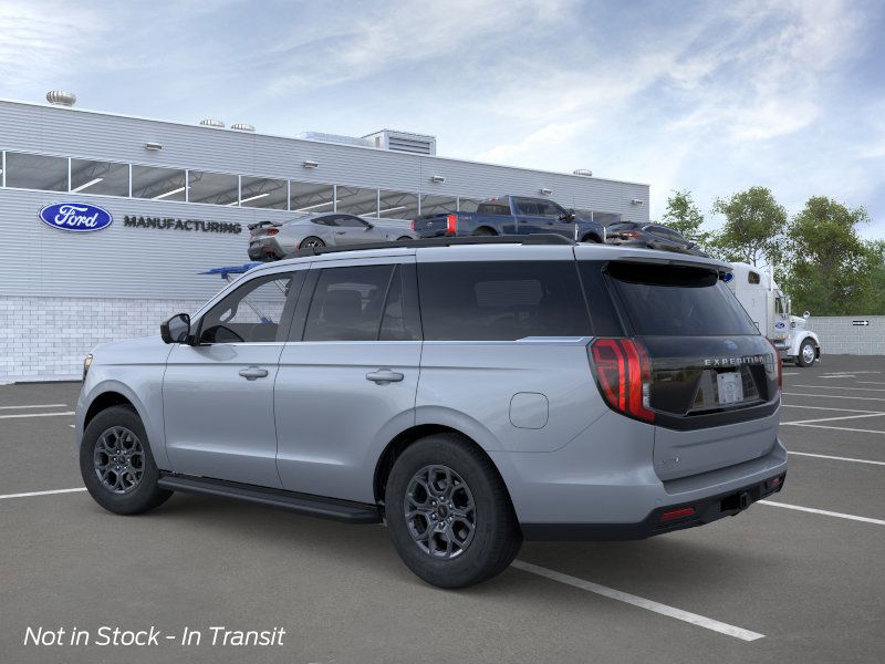 2025 Ford Expedition photo 2