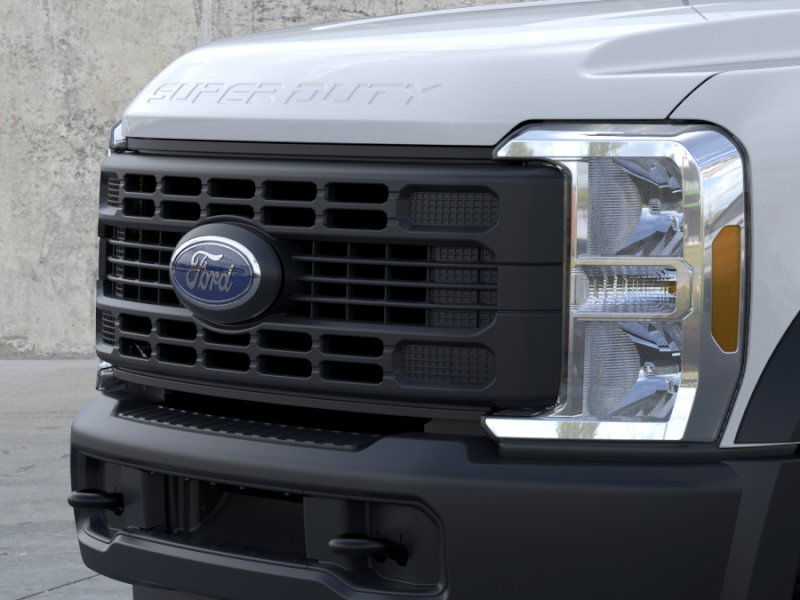 2025 Ford F-550 Super Duty Chassis Cab XL - Photo 29