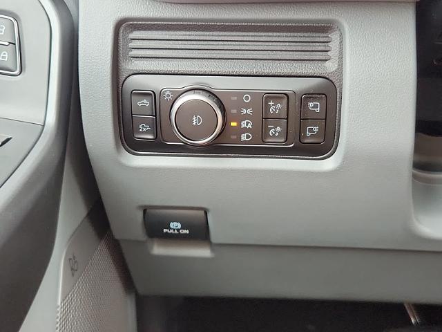 2026 Ford Super Duty F-350 DRW F-350 XLT 4WD Crew Cab 8 Box