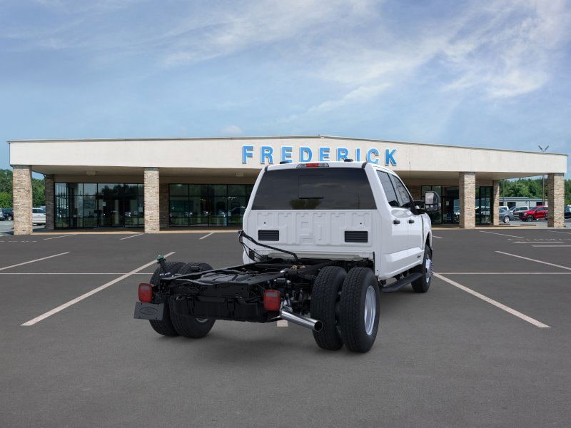 2025 Ford Super Duty F-350 DRW F-350 XL 4WD Crew Cab 179 WB 60 CA