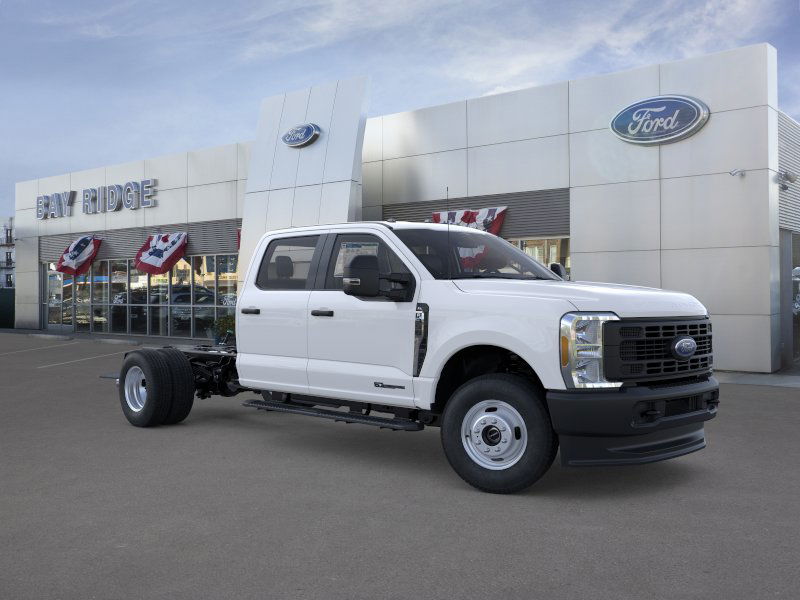 2026 Ford F-350 Super Duty Chassis Cab XL's photo