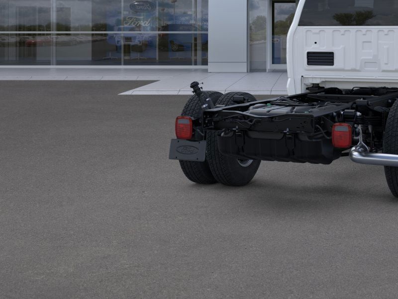 2026 Ford F-350 Super Duty Chassis Cab XL - Photo 43