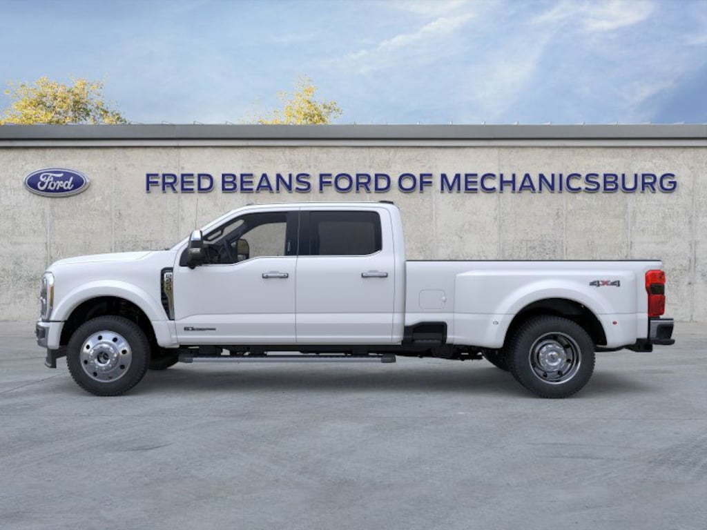 New 2026 Ford F-450 Lariat Truck Crew Cab