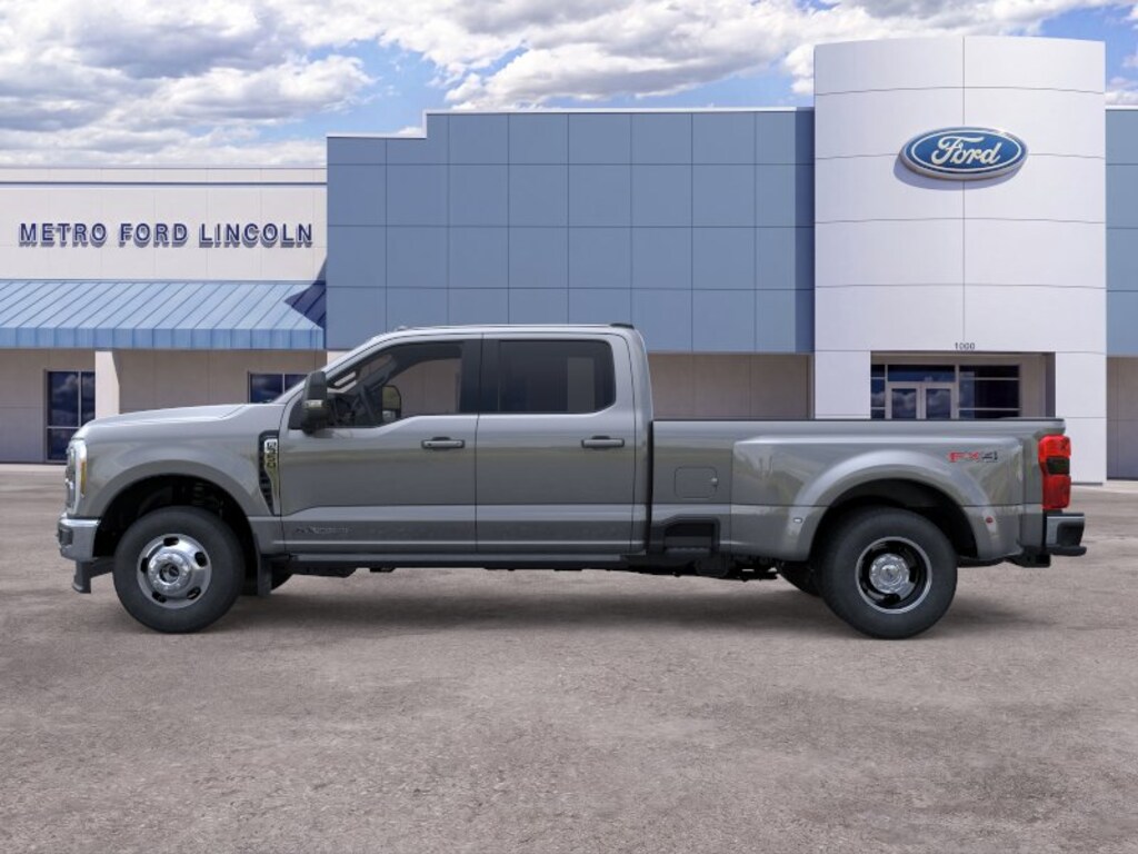 New 2026 Ford F-350 Lariat Crew Cab