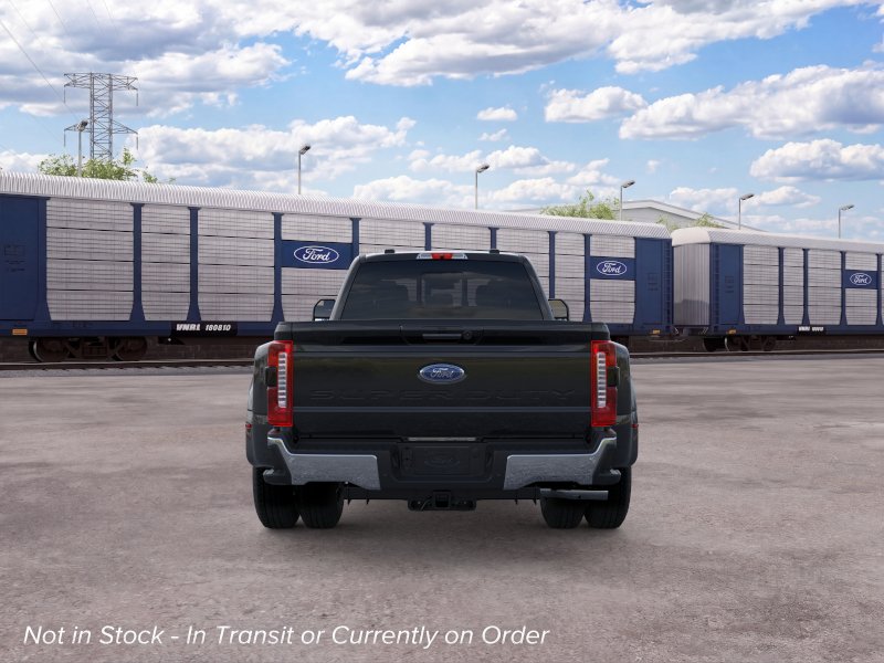 Super Duty F-350&reg; Lariat&reg; TRUCK
