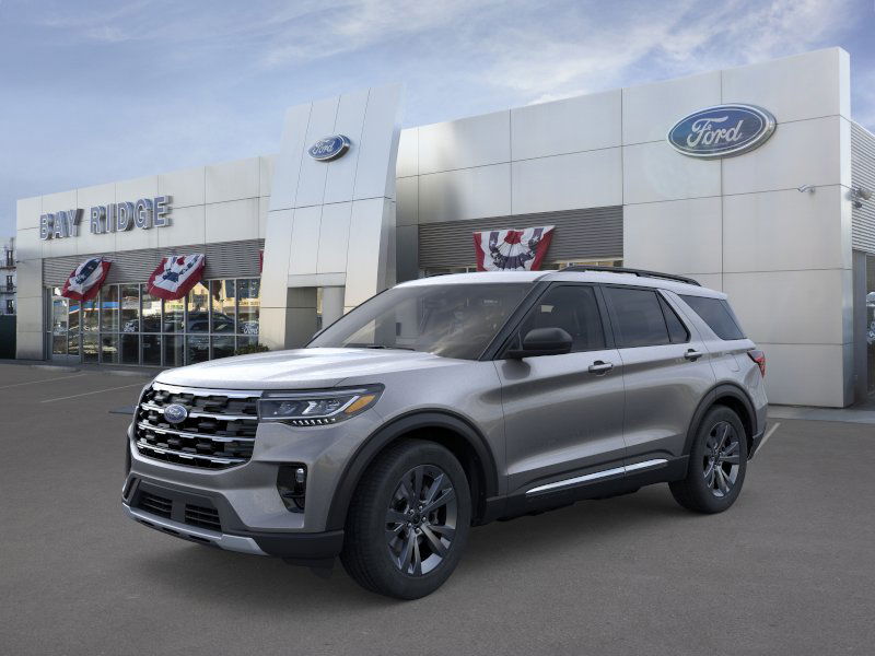 2025 Ford Explorer photo 2