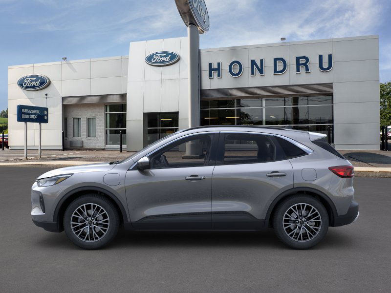 2025 Ford Escape Titanium photo 3