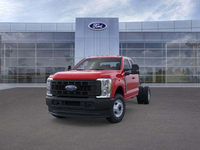 2025 Ford F-350 photo 2