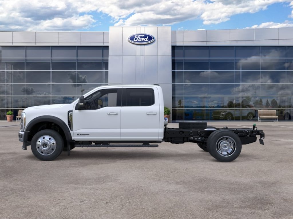 New 2026 Ford Chassis Cab F-450® Lariat® TRUCK