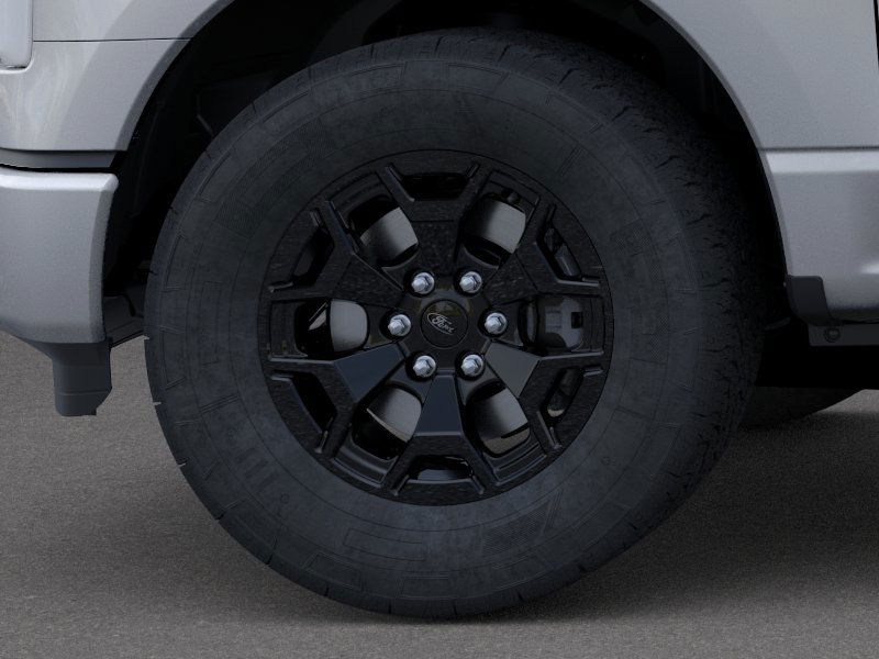 2025 Ford F-150 Lightning XLT photo 14
