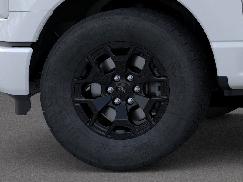 2025 Ford F-150 Lightning XLT photo 16