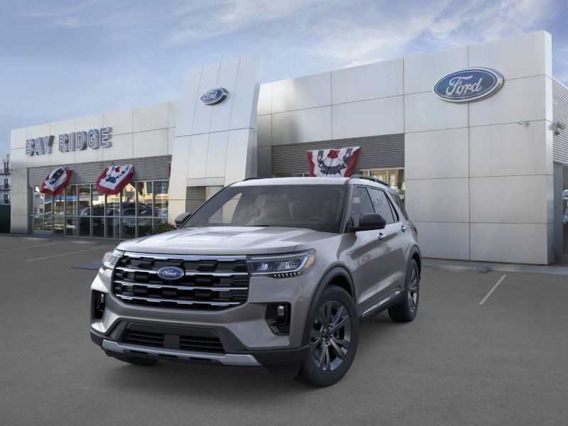 2025 Ford Explorer photo 3