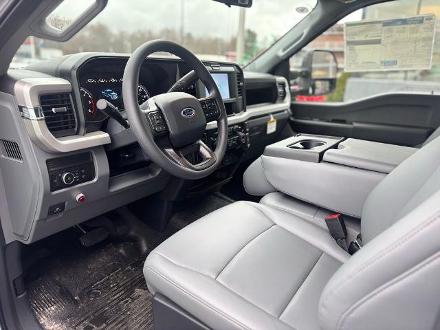 2026 Ford F-350 Super Duty Chassis Cab XL - Photo 31