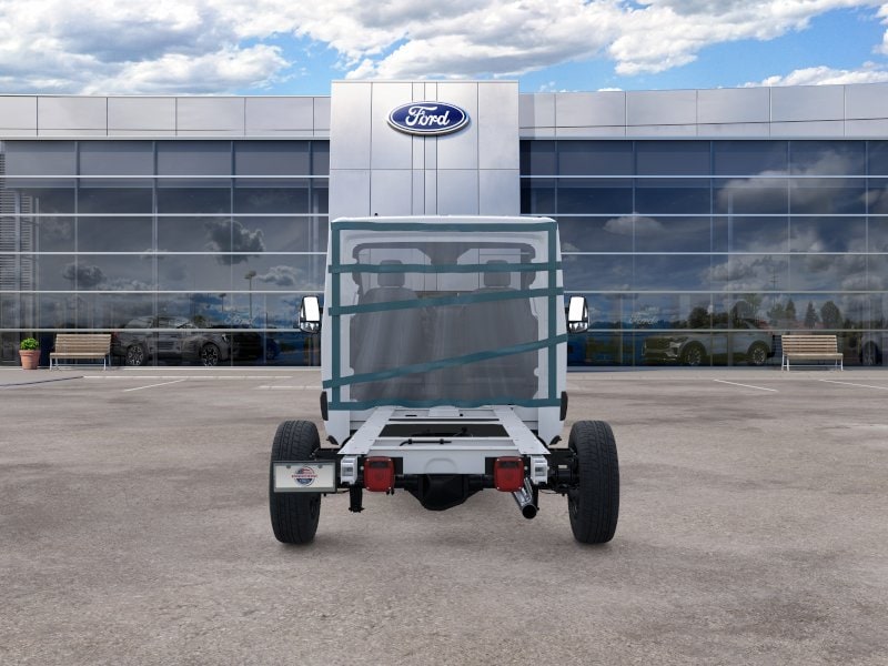 2025 Ford Transit Cutaway Base - Photo 26
