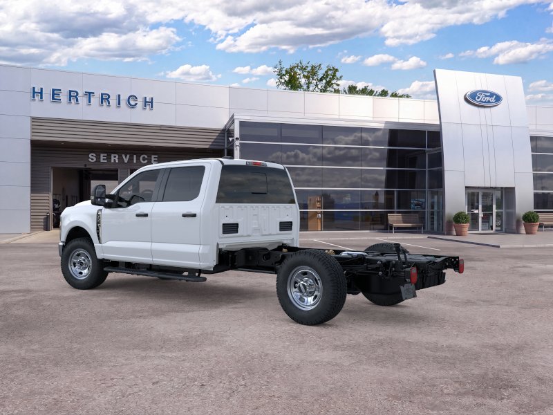 2026 Ford Super Duty F-350 SRW Chassis Cab F-350&reg; XL Truck Crew Cab