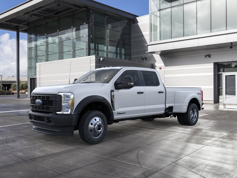 2026 Ford F-450 XL 4x4 Crew Cab 8' Box DRW's photo