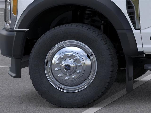 2025 Ford F-550 Super Duty Chassis Cab XL - Photo 41