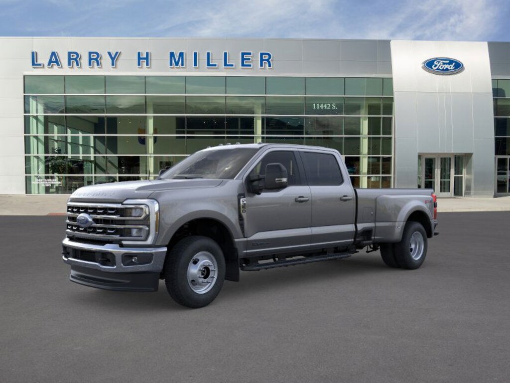 New 2026 Ford Super Duty F-350 DRW XLT 4WD Crew Cab 8' Box V8 Engine