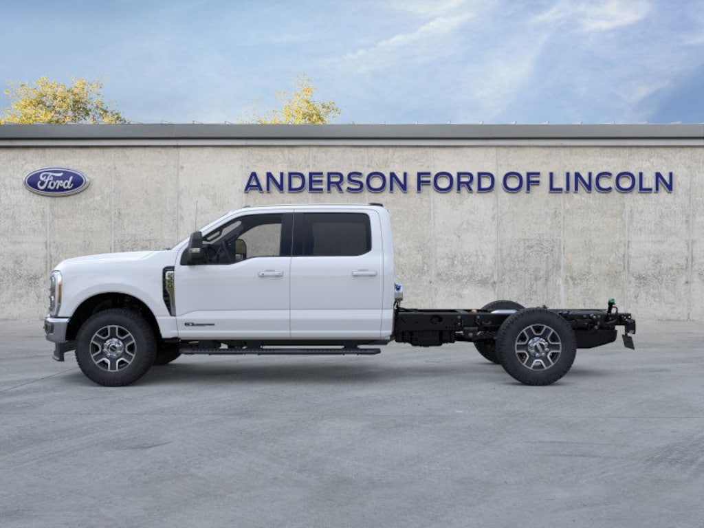 New 2025 Ford Chassis Cab F-350 Lariat TRUCK