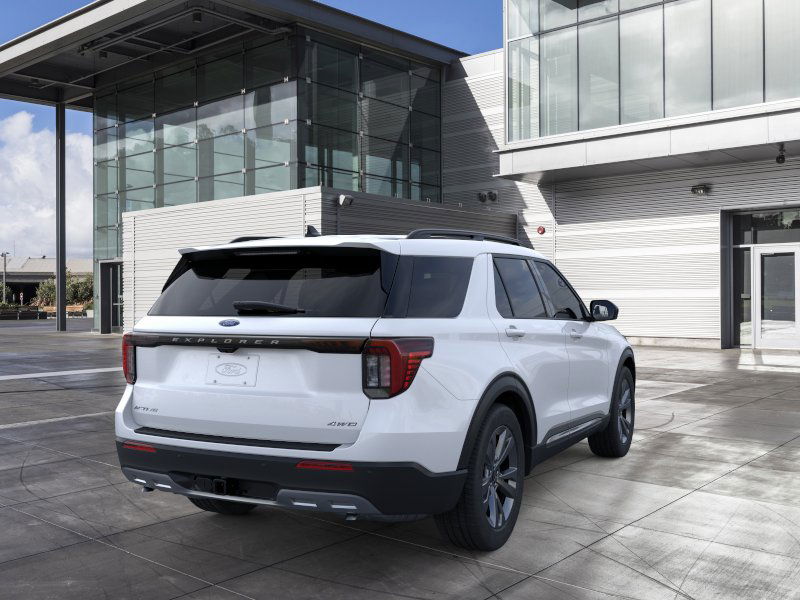 2025 Ford Explorer Active 8