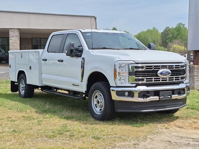 2026 Ford Super Duty F-350 SRW Chassis Cab F-350&reg; XL 4WD Crew Cab 179 WB 60 CA