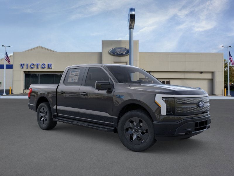 2025 Ford F-150 Lightning Lariat photo 5