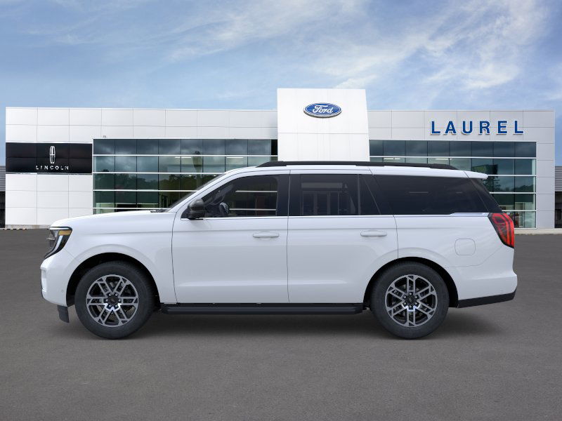 2025 Ford Expedition photo 3