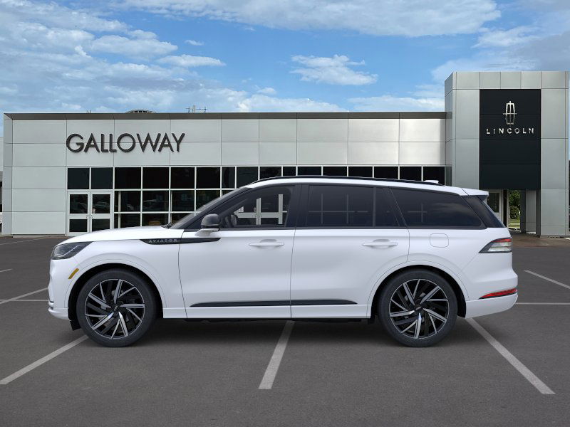 2026 Lincoln Aviator Black Label photo 2