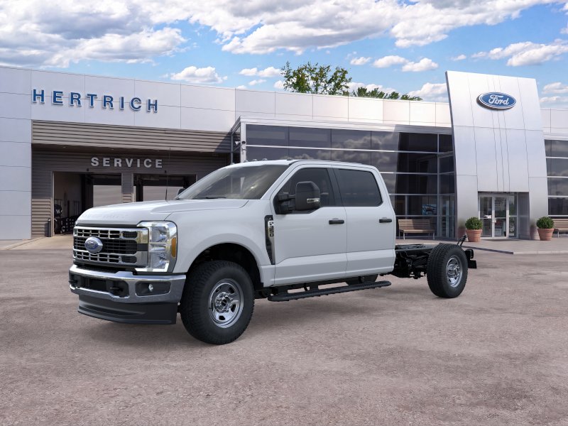 2026 Ford Super Duty F-350 SRW Chassis Cab F-350&reg; XL Truck Crew Cab