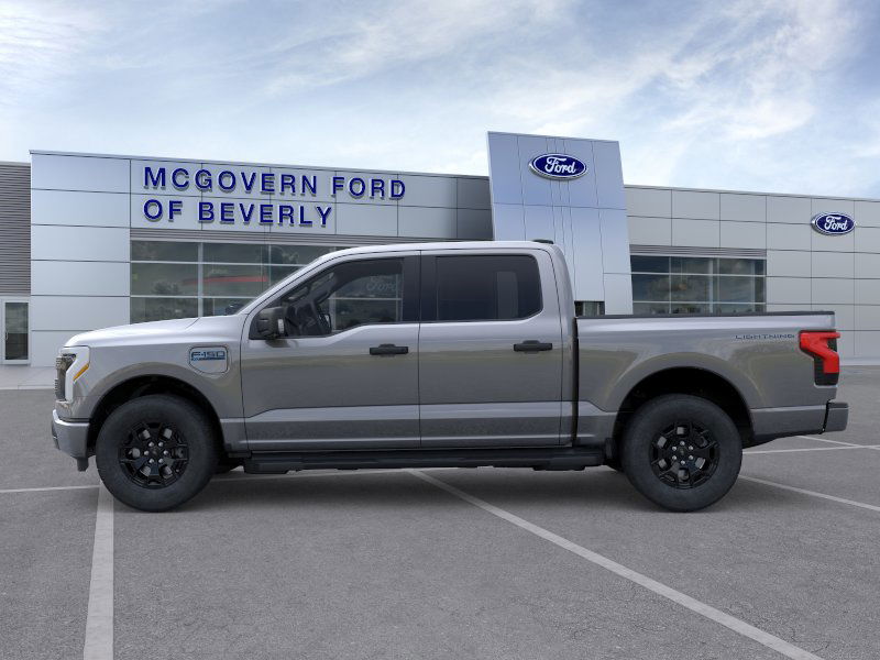 2025 Ford F-150 Lightning XLT photo 3