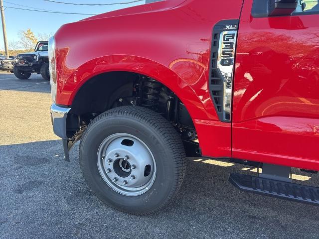 2026 Ford F-350 Super Duty Chassis Cab XL - Photo 30