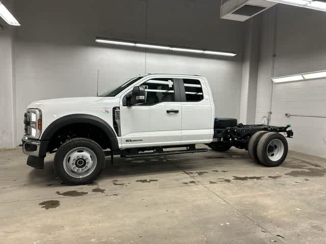 2026 Ford F-550 Super Duty Chassis Cab XL - Photo 32