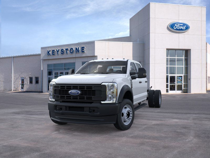 2025 Ford F-550 photo 2