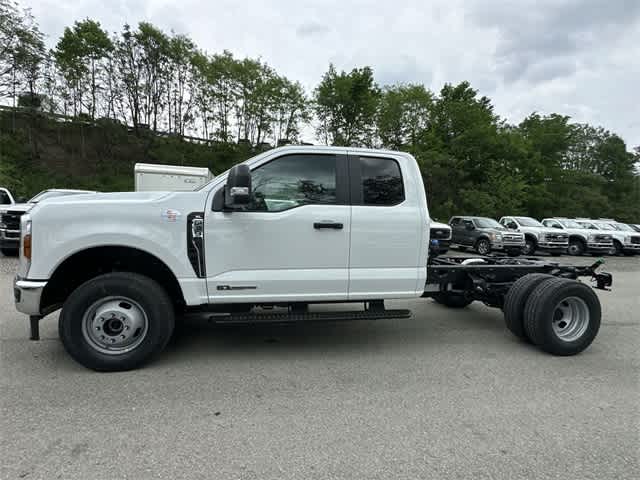 Thumbnail: 2025 Ford Econoline - 29