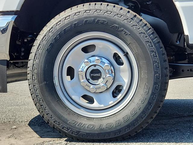 2024 Ford Super Duty F-350 SRW F-350 XL 4WD Crew Cab 179 WB 60 CA