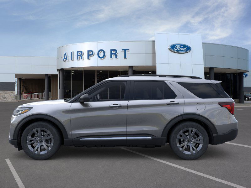 2025 Ford Explorer photo 2