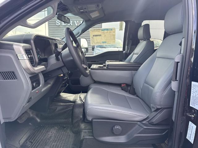 2026 Ford F-450 Super Duty Chassis Cab XL - Photo 31