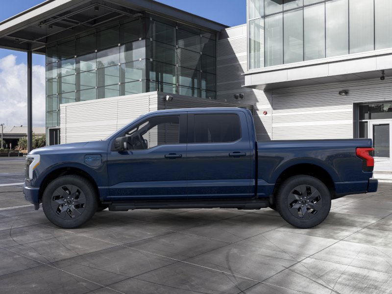 2025 Ford F-150 Lightning XLT photo 2