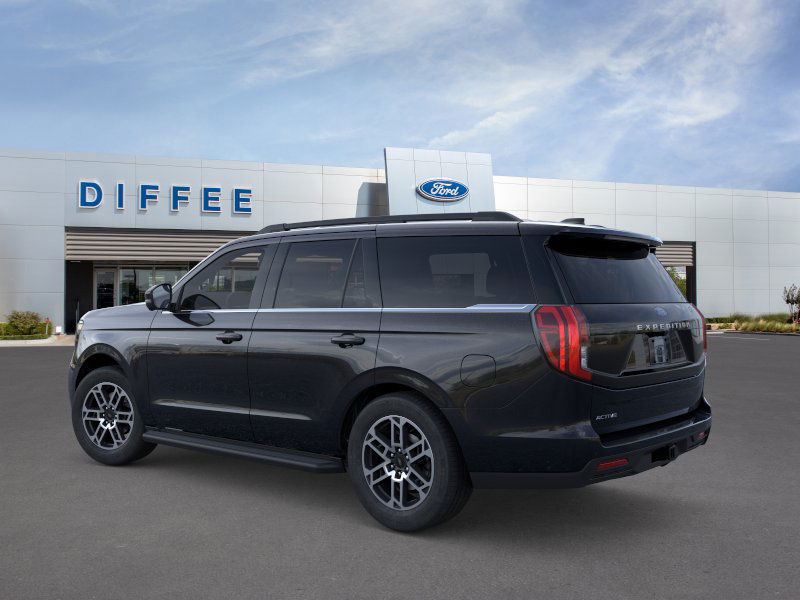 2025 Ford Expedition photo 2